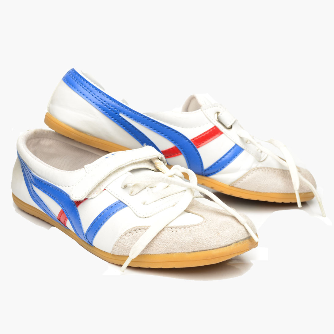 Sports shoe